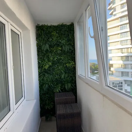 아파트 Seaview Lazur