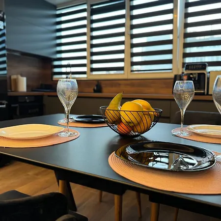 Seaview Lazur 公寓